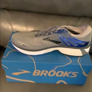 New in Box Brooks Adrenaline GTS 18 Men’s 11.5 4E